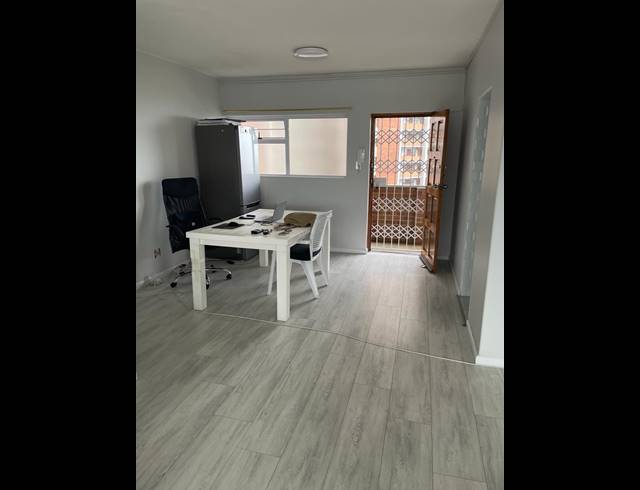 2 BEDROOM FLAT TO LET IN MORNINGSIDE